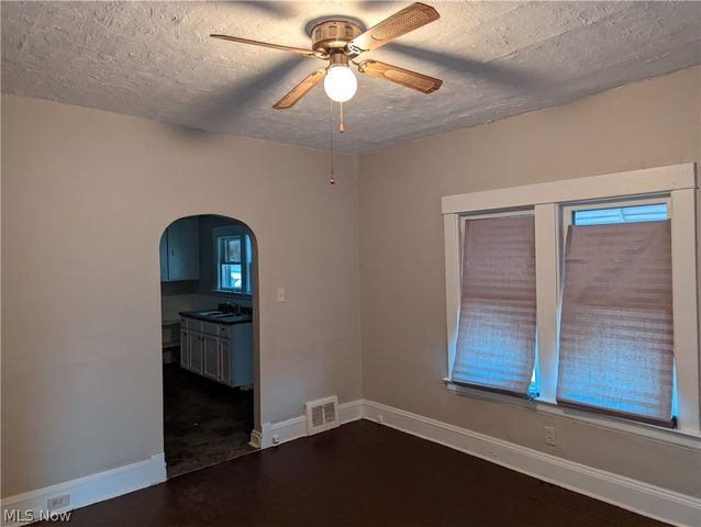 19314 Cherokee Avenue 1, Cleveland, OH 44119