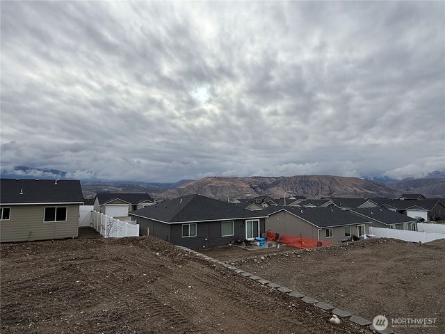 2340 2nd Street SE, East Wenatchee, WA 98802