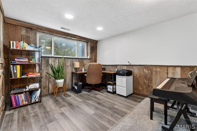 11819 Foxwood Drive, Maryland Heights, MO 63043