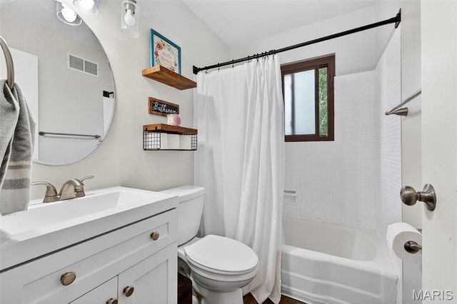 11819 Foxwood Drive, Maryland Heights, MO 63043