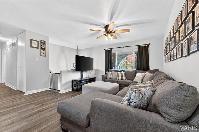 11819 Foxwood Drive, Maryland Heights, MO 63043