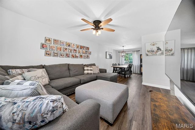 11819 Foxwood Drive, Maryland Heights, MO 63043