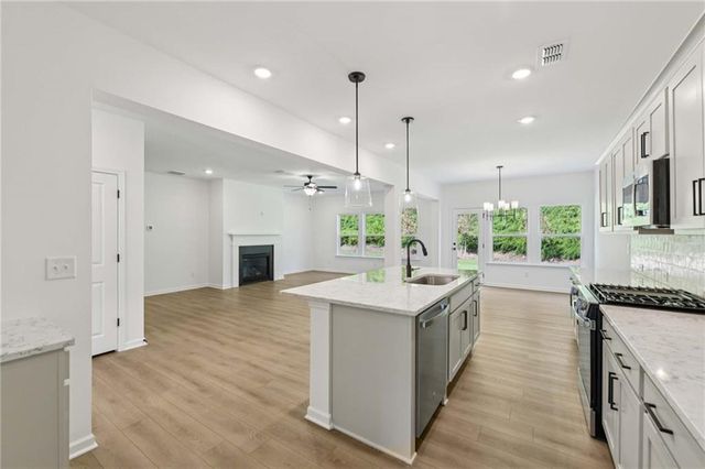 127 Gresham Court, Dawsonville, GA 30534