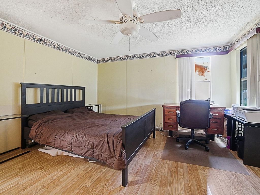 Image 14 of property listing at 1232 DUSTIN DRIVE, Lady Lake, FL 32159