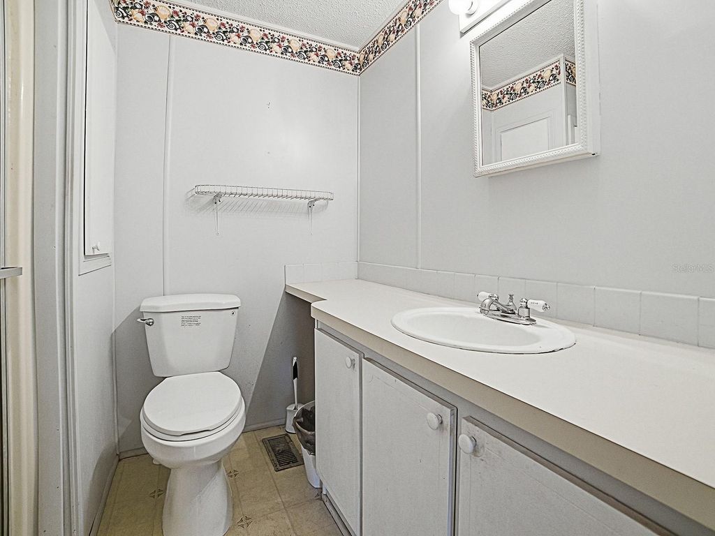 Image 17 of property listing at 1232 DUSTIN DRIVE, Lady Lake, FL 32159