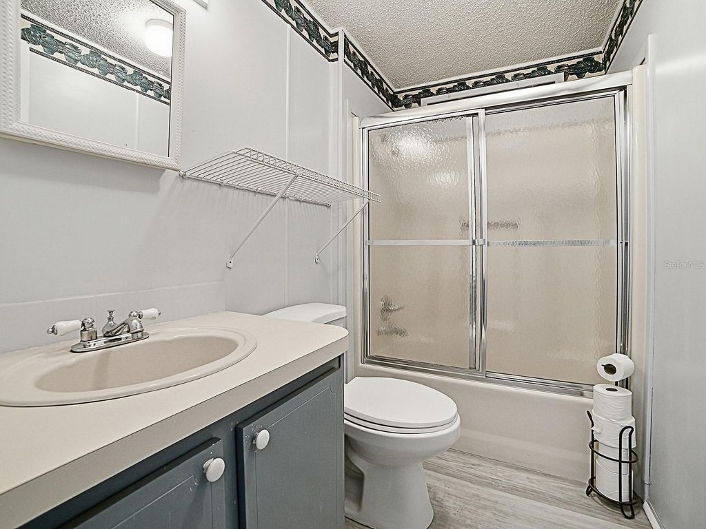 Image 20 of property listing at 1232 DUSTIN DRIVE, Lady Lake, FL 32159