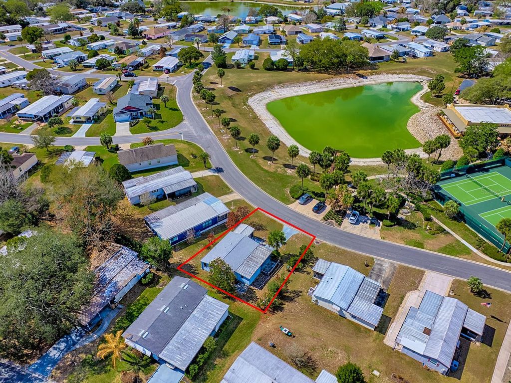 Image 27 of property listing at 1232 DUSTIN DRIVE, Lady Lake, FL 32159