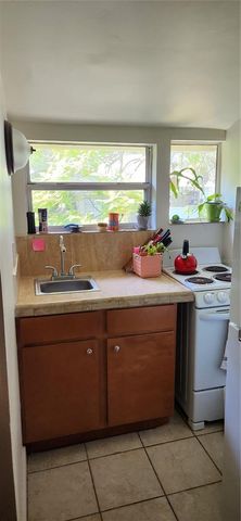 750 7TH AVENUE N, St Petersburg, FL 33701