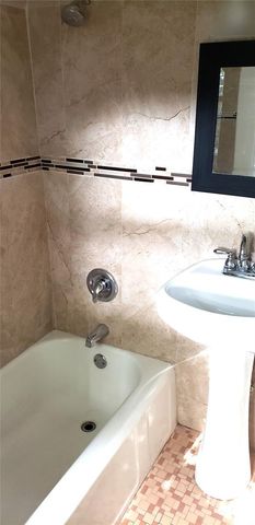 750 7TH AVENUE N, St Petersburg, FL 33701