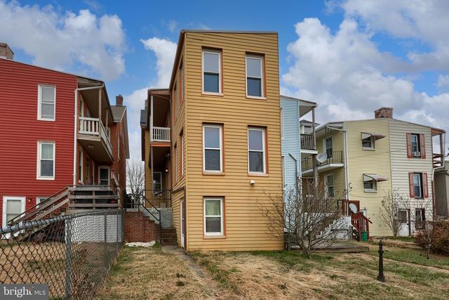 138 S 6TH ST, Columbia, PA 17512