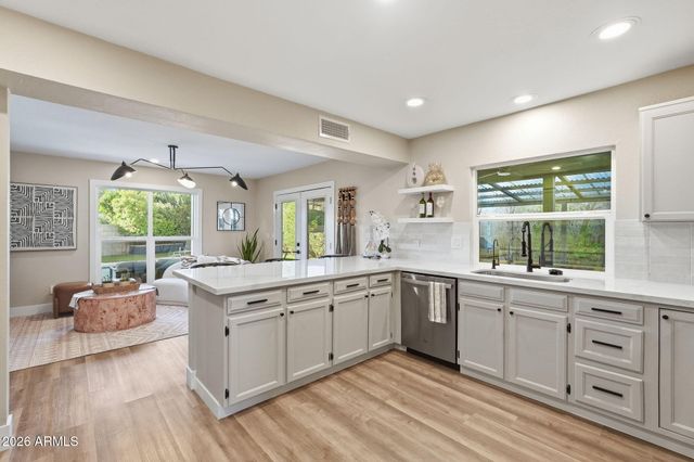 15233 N 51ST Street, Scottsdale, AZ 85254