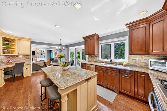 27261 Apple Tree Lane, Franklin Village, MI 48025