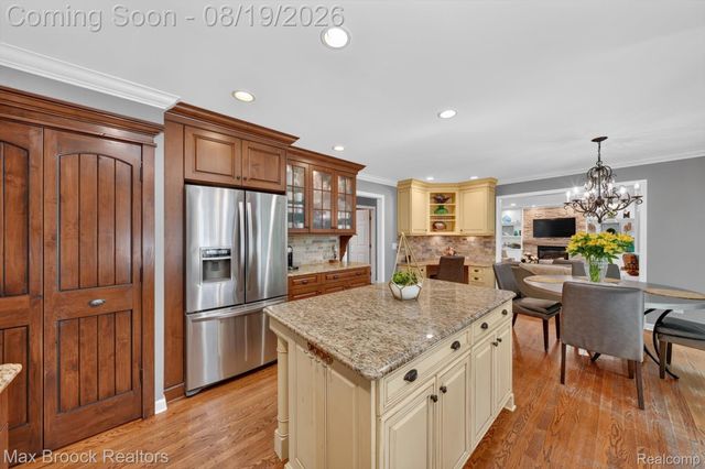 27261 Apple Tree Lane, Franklin Village, MI 48025