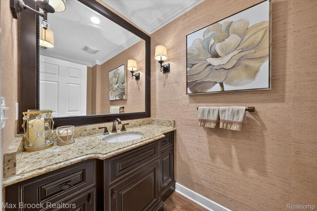 27261 Apple Tree Lane, Franklin Village, MI 48025