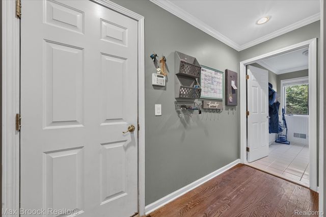 27261 Apple Tree Lane, Franklin Village, MI 48025