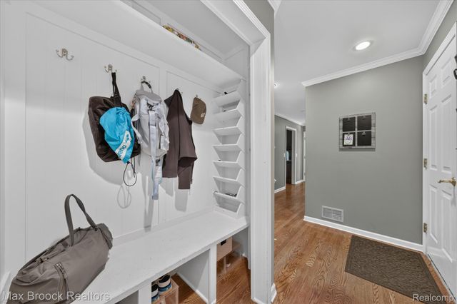 27261 Apple Tree Lane, Franklin Village, MI 48025