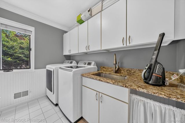 27261 Apple Tree Lane, Franklin Village, MI 48025