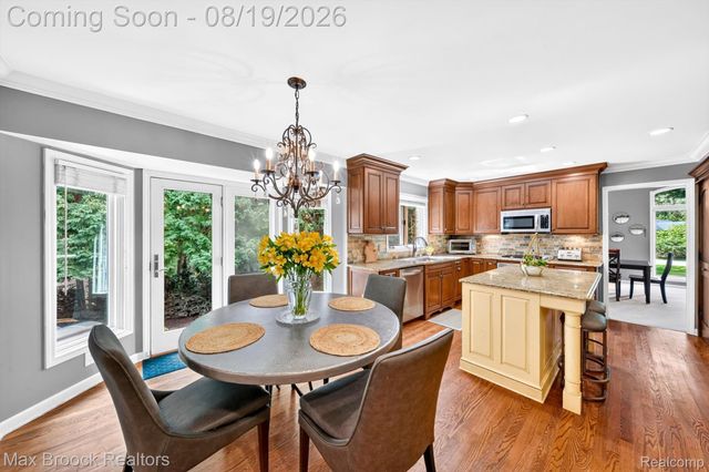 27261 Apple Tree Lane, Franklin Village, MI 48025