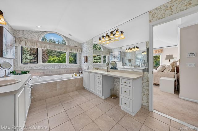 27261 Apple Tree Lane, Franklin Village, MI 48025