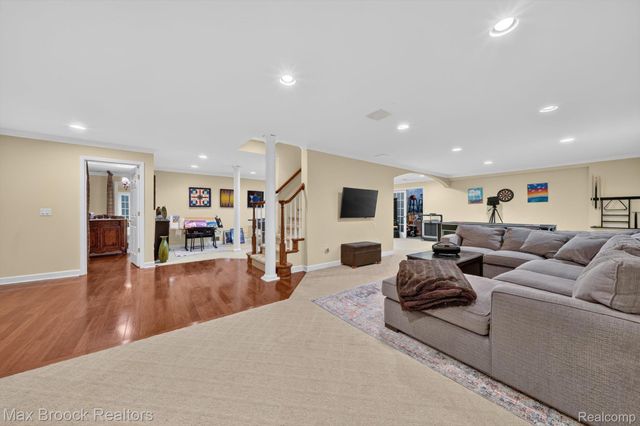 27261 Apple Tree Lane, Franklin Village, MI 48025