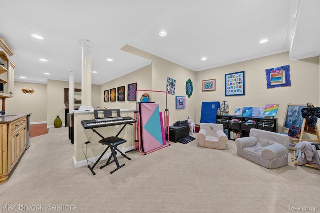 27261 Apple Tree Lane, Franklin Village, MI 48025
