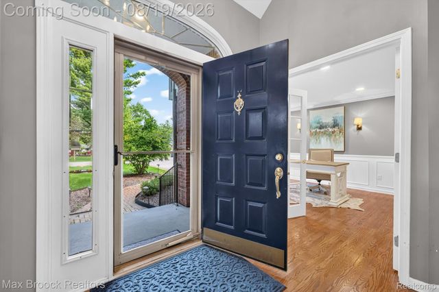 27261 Apple Tree Lane, Franklin Village, MI 48025
