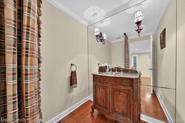 27261 Apple Tree Lane, Franklin Village, MI 48025