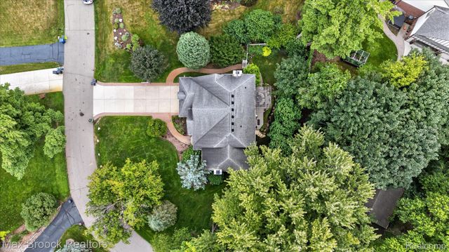 27261 Apple Tree Lane, Franklin Village, MI 48025