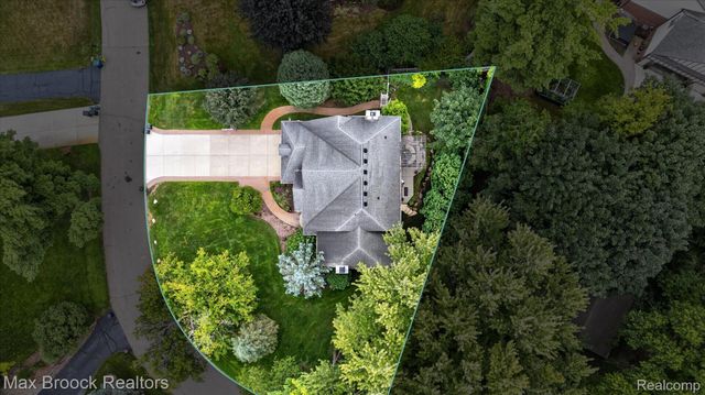 27261 Apple Tree Lane, Franklin Village, MI 48025