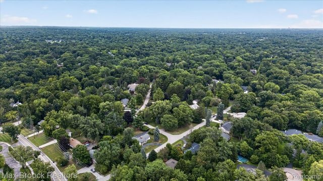 27261 Apple Tree Lane, Franklin Village, MI 48025