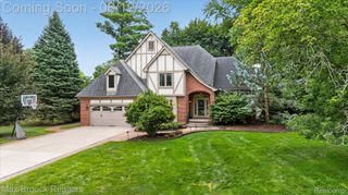 27261 Apple Tree Lane, Franklin Village, MI 48025