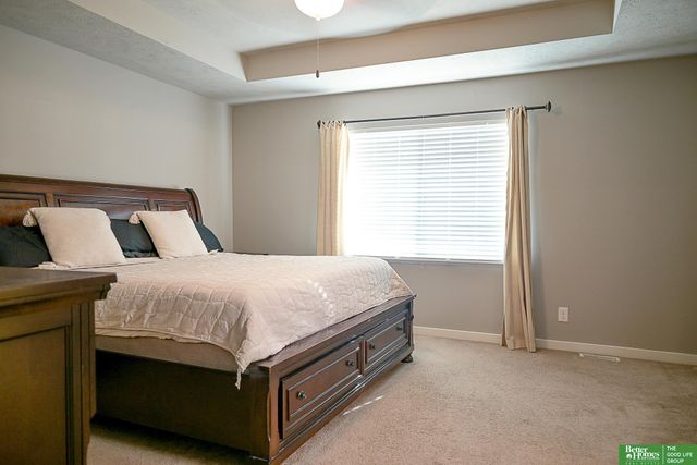 7710 N 82nd Avenue, Omaha, NE 68122