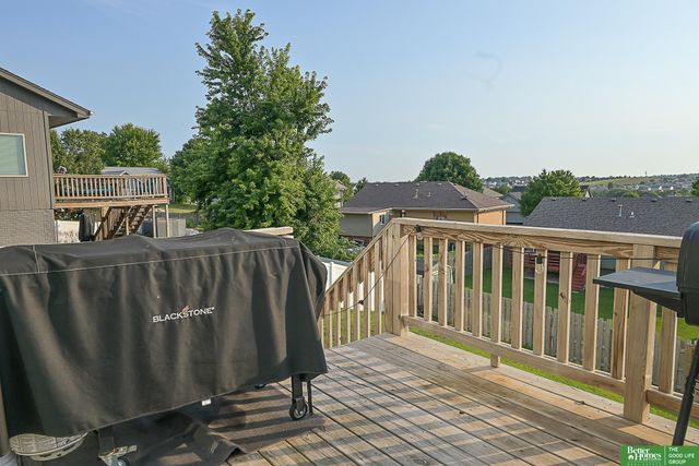 7710 N 82nd Avenue, Omaha, NE 68122