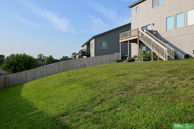 7710 N 82nd Avenue, Omaha, NE 68122