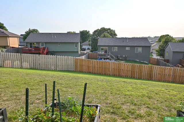 7710 N 82nd Avenue, Omaha, NE 68122
