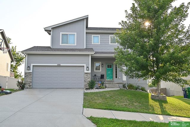 7710 N 82nd Avenue, Omaha, NE 68122