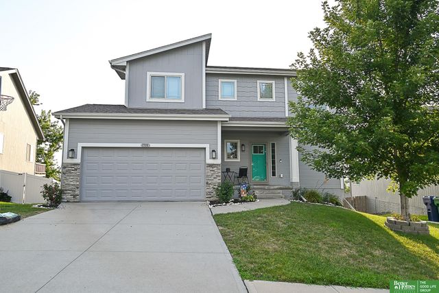 7710 N 82nd Avenue, Omaha, NE 68122