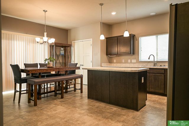 7710 N 82nd Avenue, Omaha, NE 68122