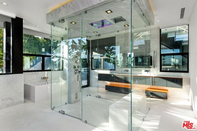 1317 Londonderry Place, Los Angeles, CA 90069