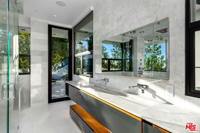1317 Londonderry Place, Los Angeles, CA 90069