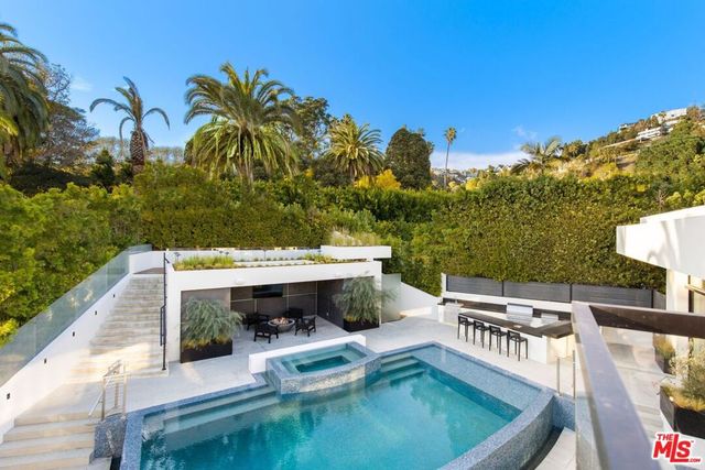 1317 Londonderry Place, Los Angeles, CA 90069