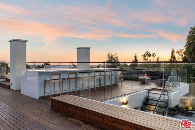 1317 Londonderry Place, Los Angeles, CA 90069