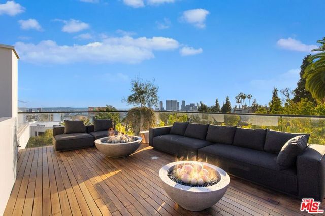 1317 Londonderry Place, Los Angeles, CA 90069