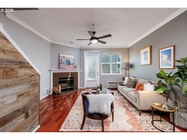 723 Se FAIRWINDS Loop BLDG H, Vancouver, WA 98661