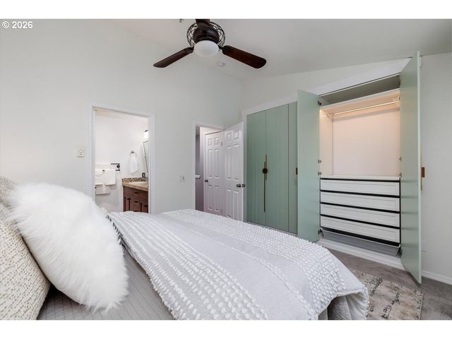 723 Se FAIRWINDS Loop BLDG H, Vancouver, WA 98661