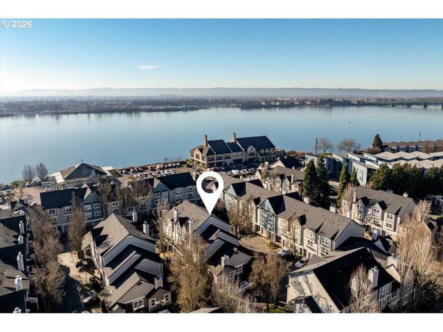 723 Se FAIRWINDS Loop BLDG H, Vancouver, WA 98661