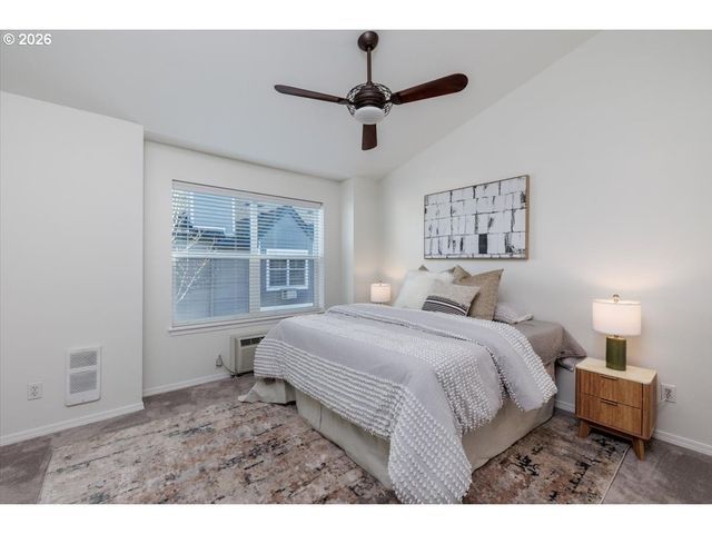 723 Se FAIRWINDS Loop BLDG H, Vancouver, WA 98661