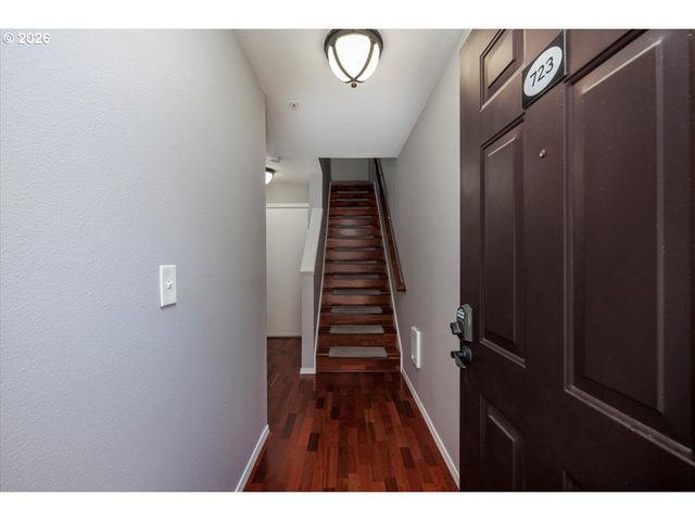 723 Se FAIRWINDS Loop BLDG H, Vancouver, WA 98661