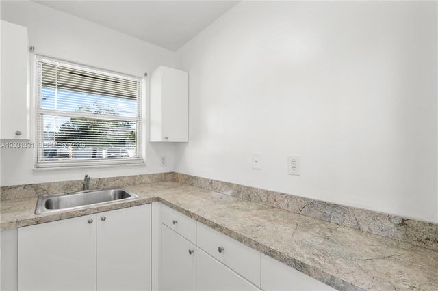 856 SW 10th Street 1, Hallandale Beach, FL 33009