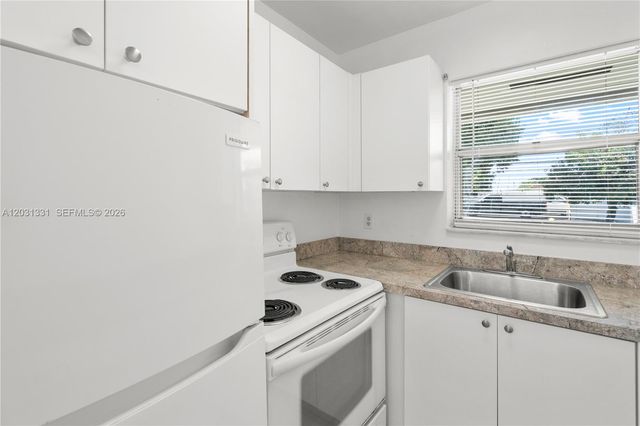 856 SW 10th Street 1, Hallandale Beach, FL 33009